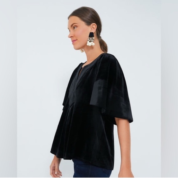 TUCKERNUCK POMANDER PLACE Black Velvet Finley Flutter Sleeve Top medium - Picture 9 of 10